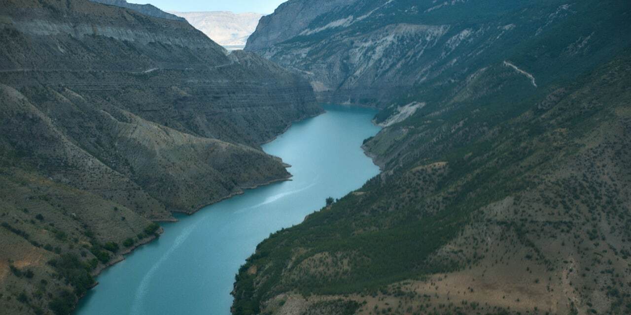 Северный дагестан. Дагестан фото. Дагестан вода. Горы Дагестана Амиров. Аул призрак в Дагестане.