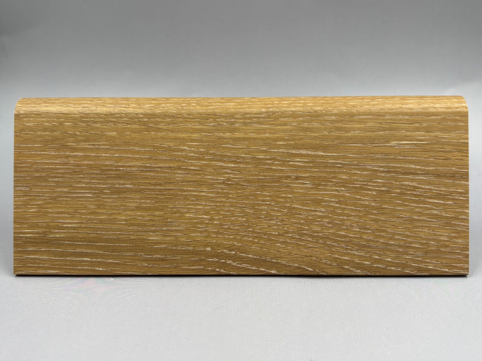 Плинтус МДФ под дерево, под дуб для ламината и паркета в Санкт-Петербурге (СПб)