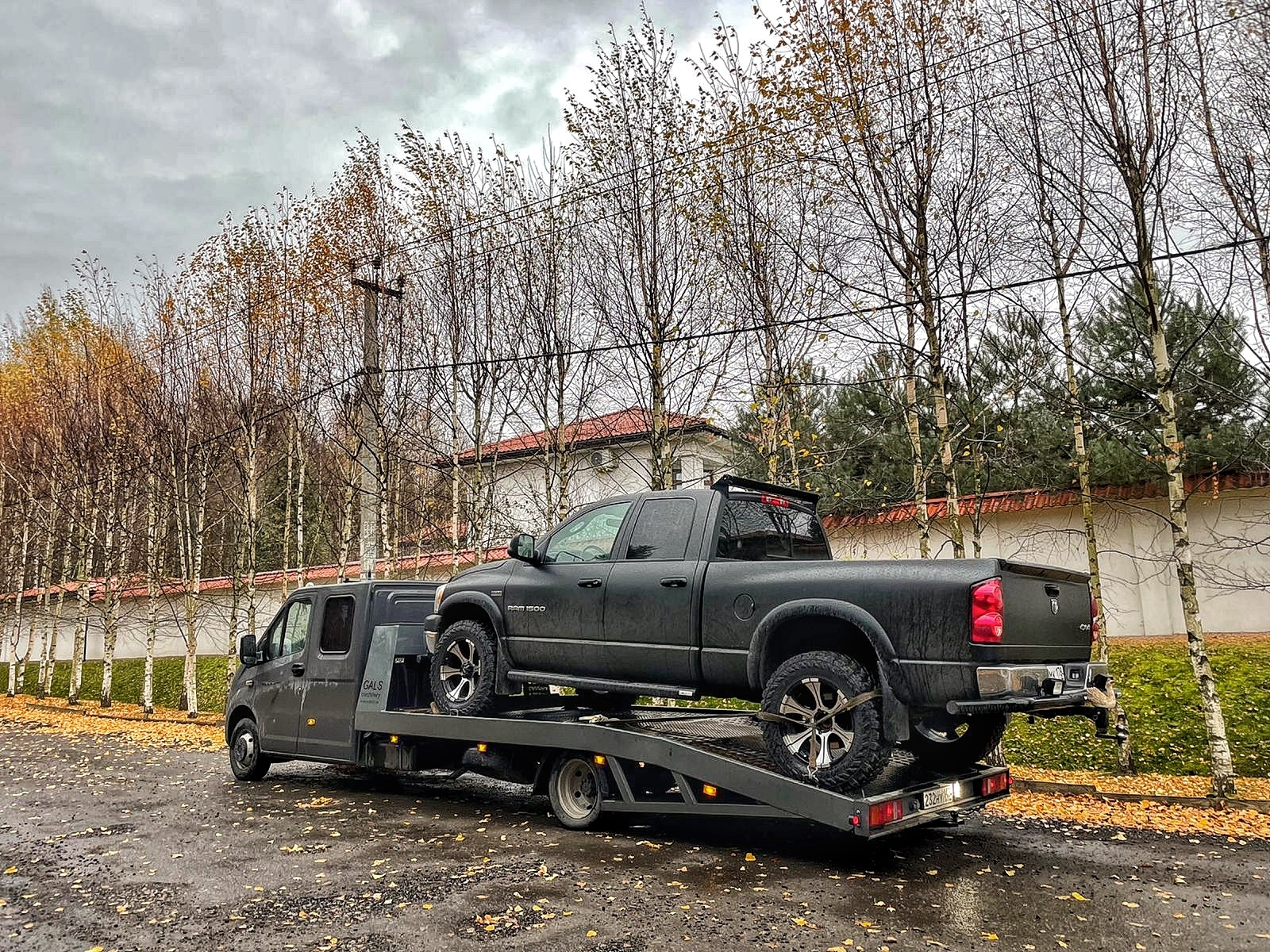 Услуги эвакуатора в Спб и Лен. обл