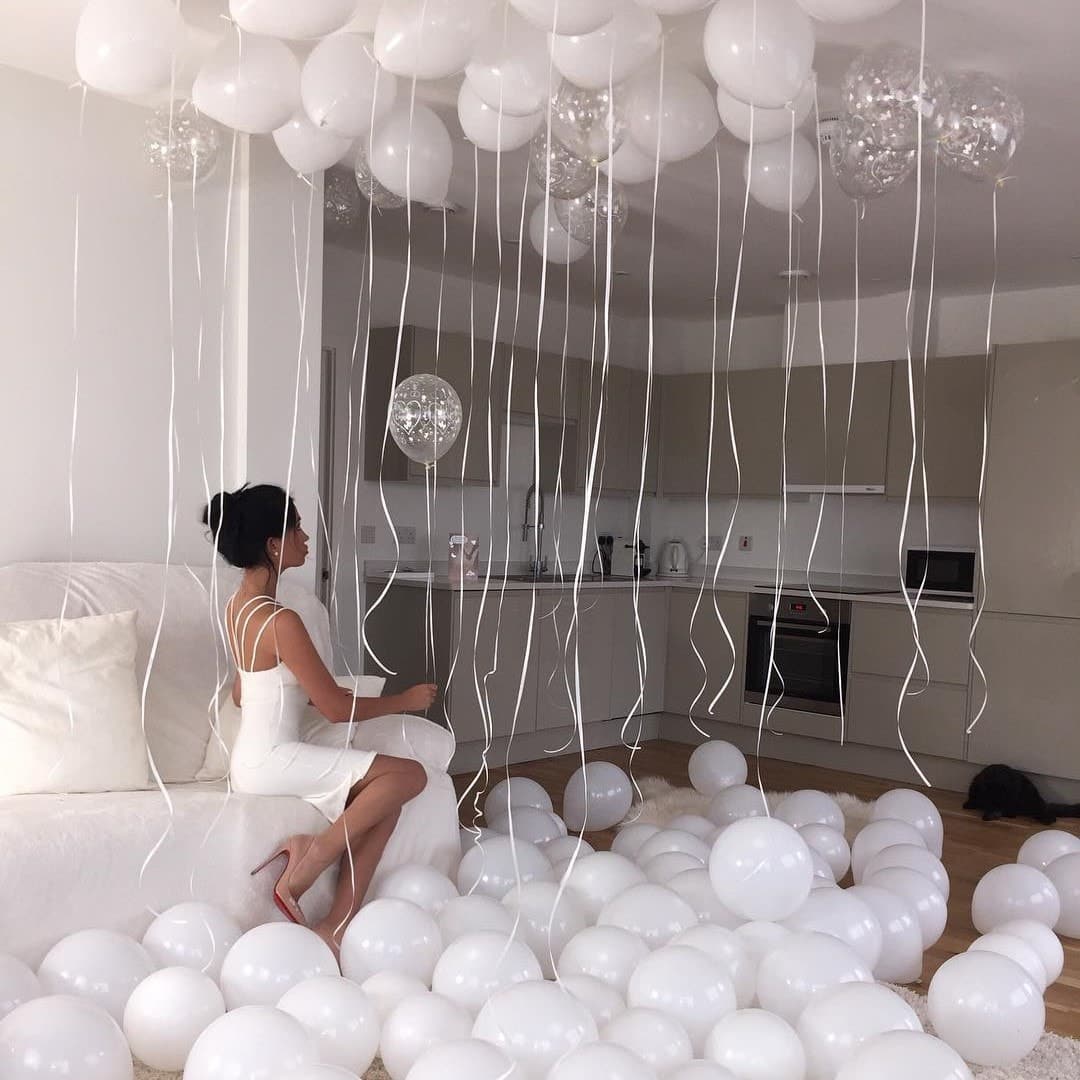 украсить комнату шарами не гелевыми шарами