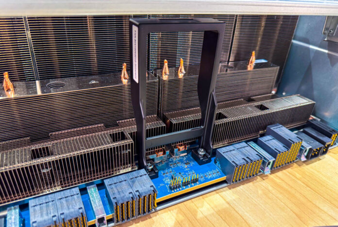 AMD Instinct MI300X OAM Platform