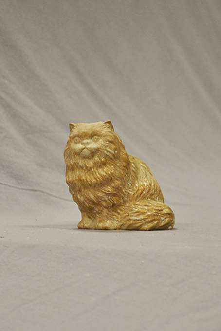 статуэтка кот сидит поджав лапы