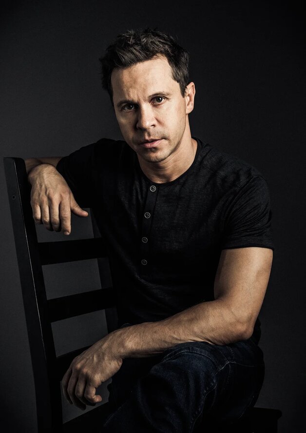 Yosh qiz bilan striptiz jinsiy aloqa Men hamshiraning mushukiga kiritaman (porno)