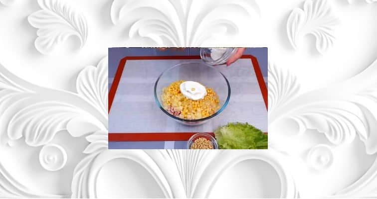 Приготовление салата «Буржуйский» с ананасами и курицей: шаг 4