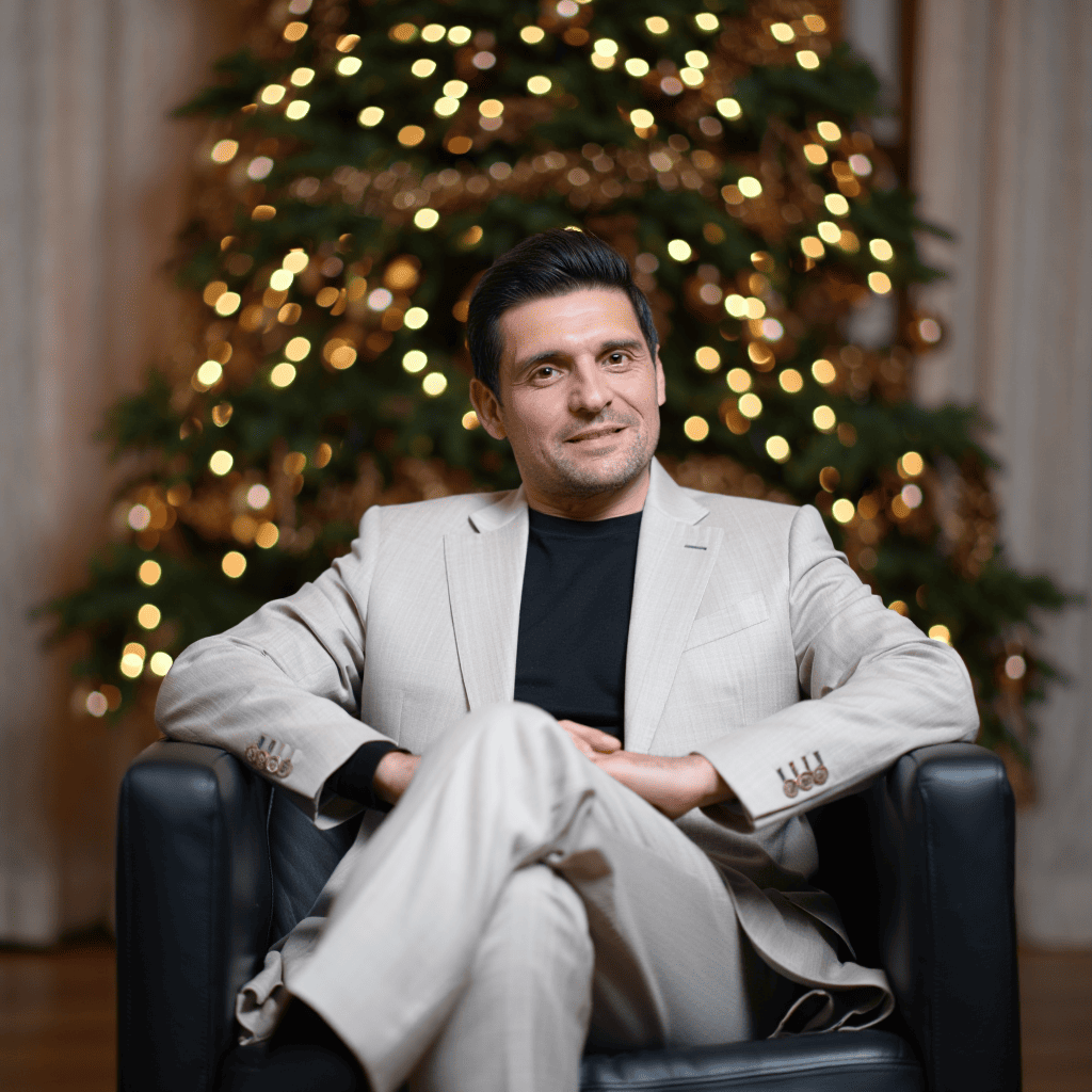 Александр Петров