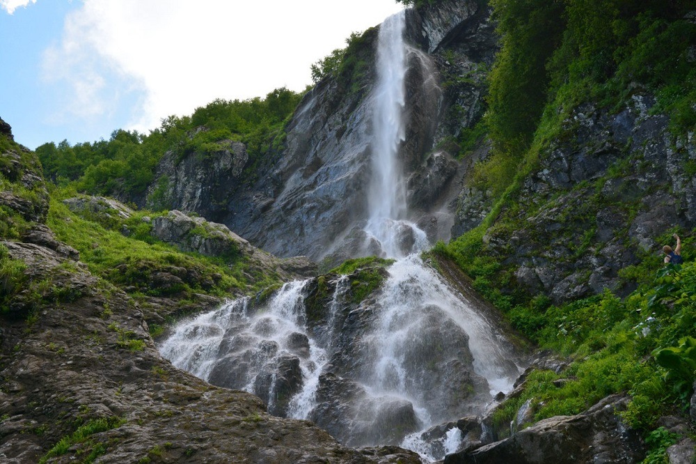 Экскурсия на водопад Поликаря на Красной Поляне.