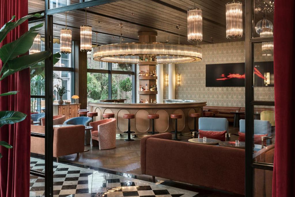 Artizan Design Hotel бар