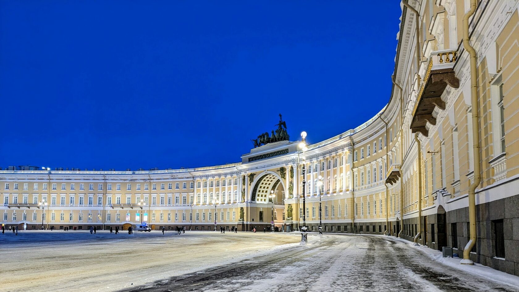 Дворцовая площадь, Россия, Санкт-Петербург, ​Дворцовая площадь, 2​
