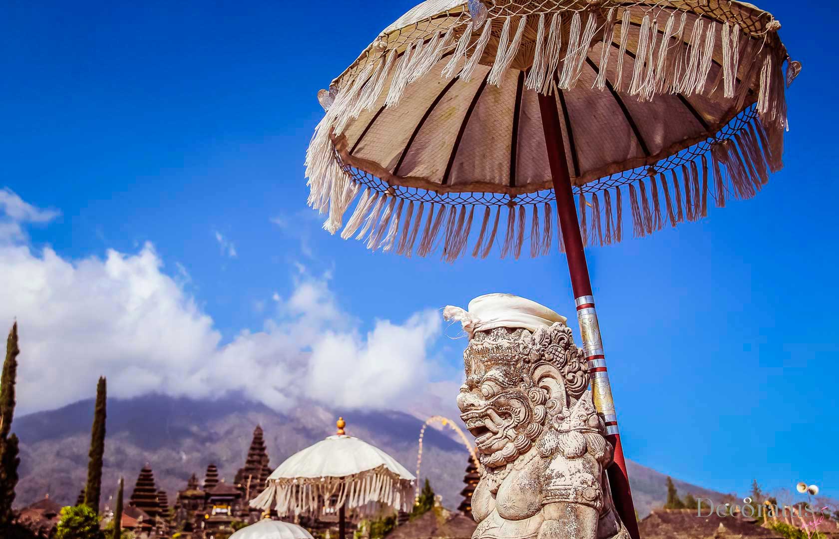 Вид на кальдеру вулкана Агунг со стороны храма Бесаких. Остров Бали, Индонезия