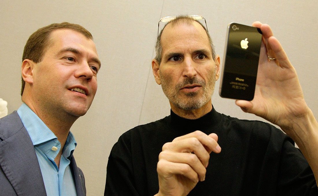 Medvedev_and_Steve_Jobs.jpg