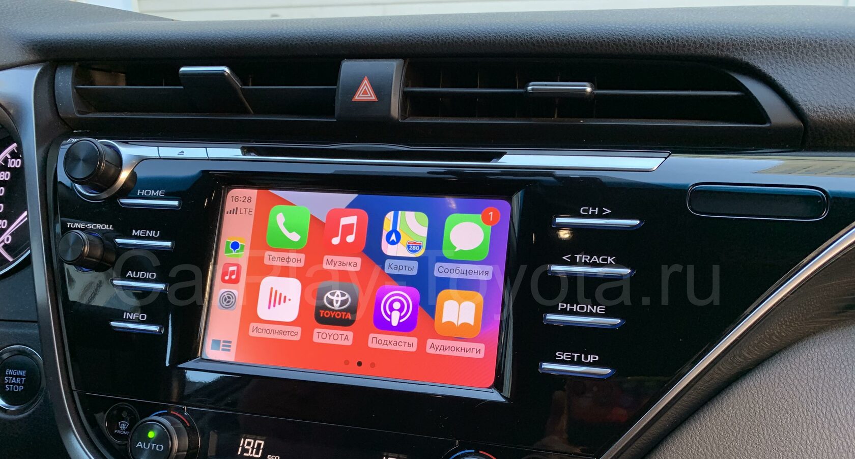 Apple CarPlay в Toyota Camry v70, Hiace h300 и русификация Toyota и Lexus