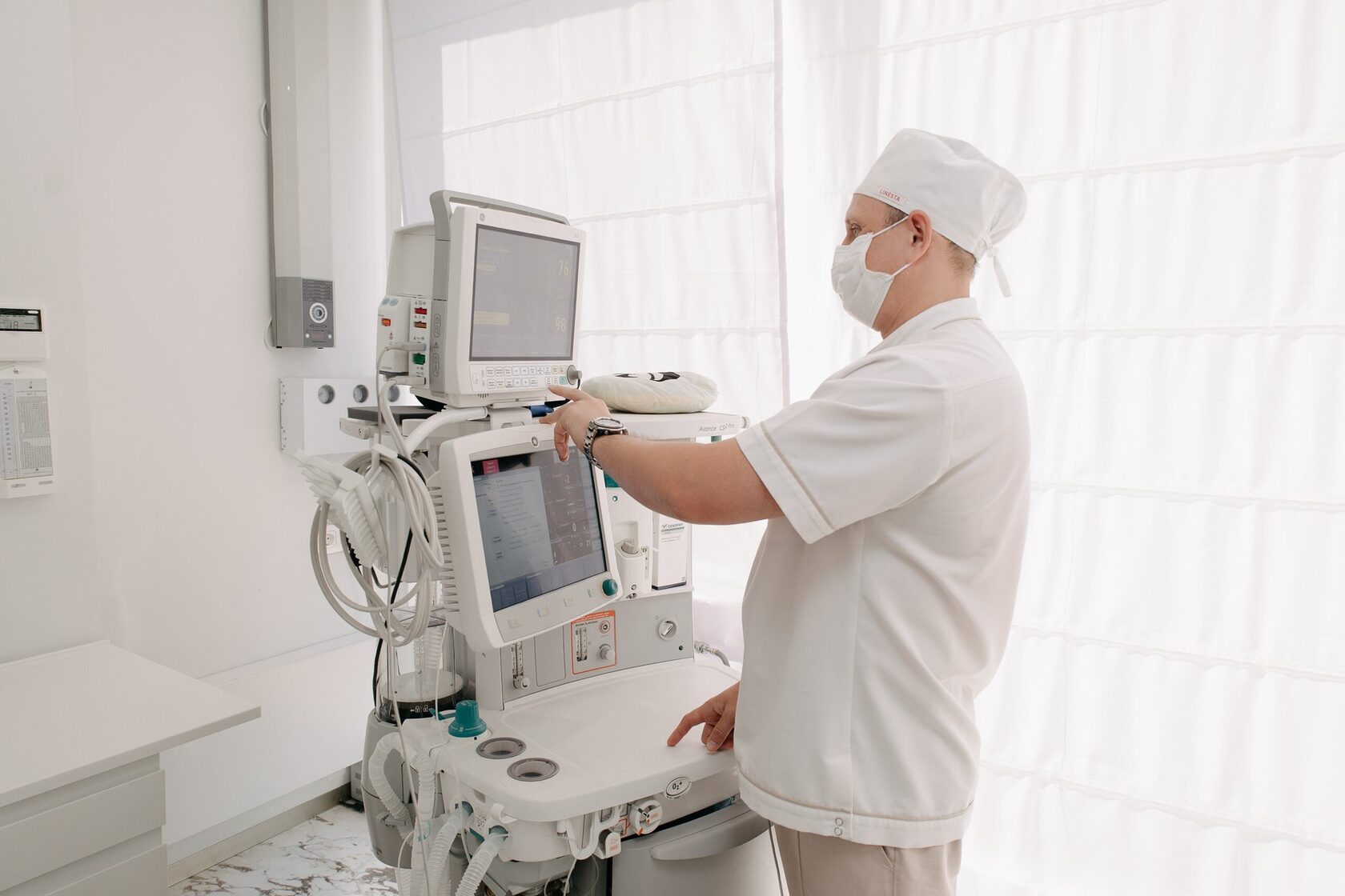 Контроль оборудования анестезиологом-реаниматологом MEDICUS