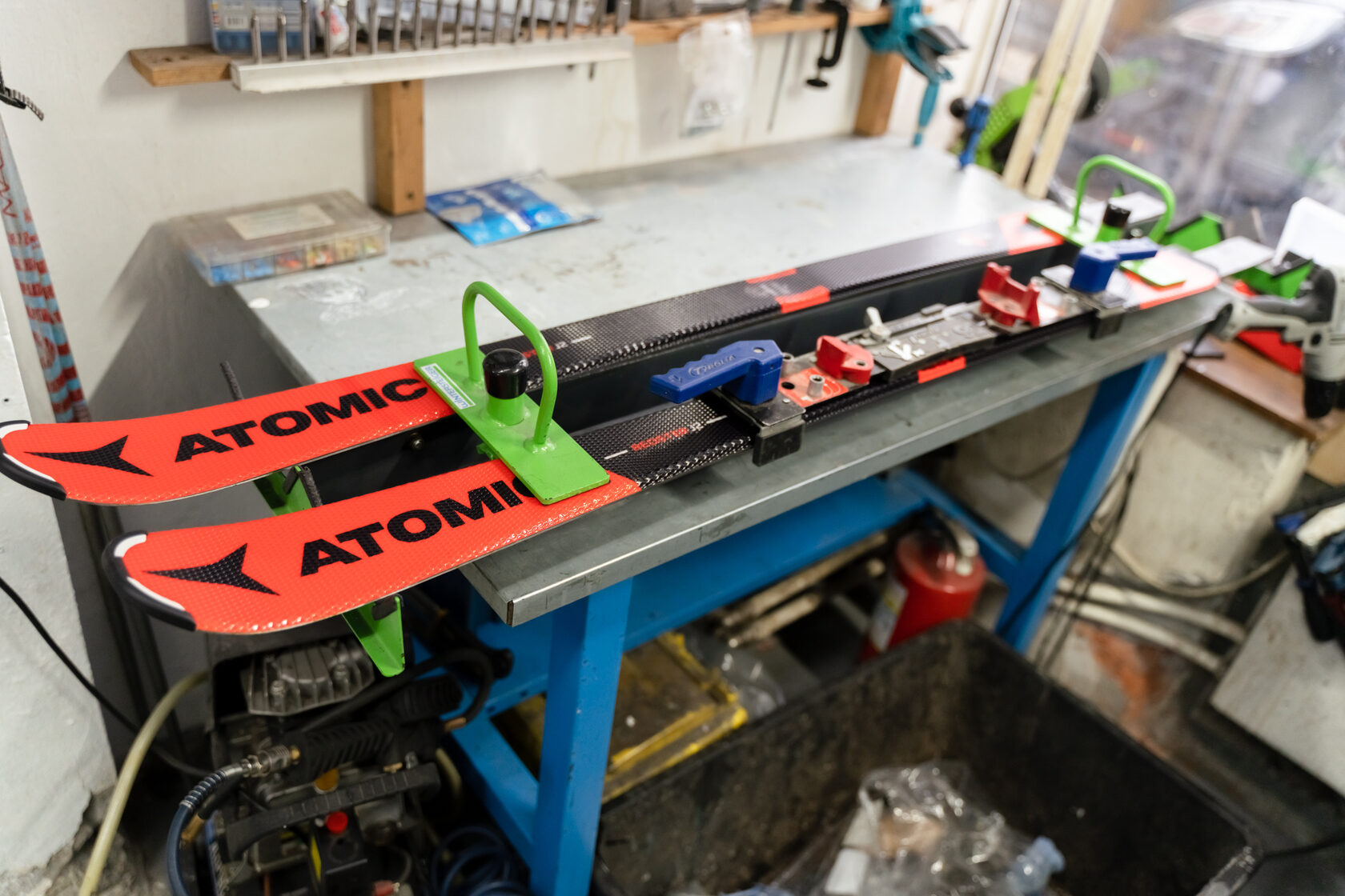 Сервис по ремонту сноубордов, горных и беговых лыж, коньков. Бутфитинг ...