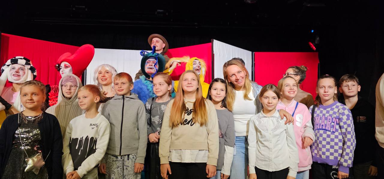 Монополия — разговорный клуб за настольной игрой