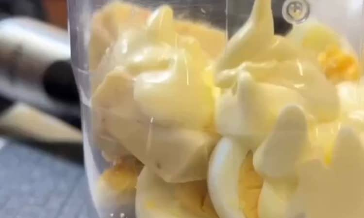 Приготовление паштета из фасоли и плавленного сыра: шаг 4