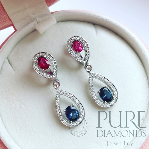 Серьги с бриллиантами, синими и розовыми сапфирами на английском замке