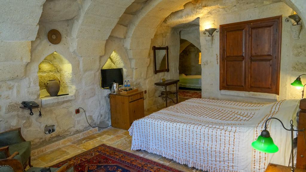 Sultan cave. Арабская гостиница Тбилиси. Sultan Cave Suites.