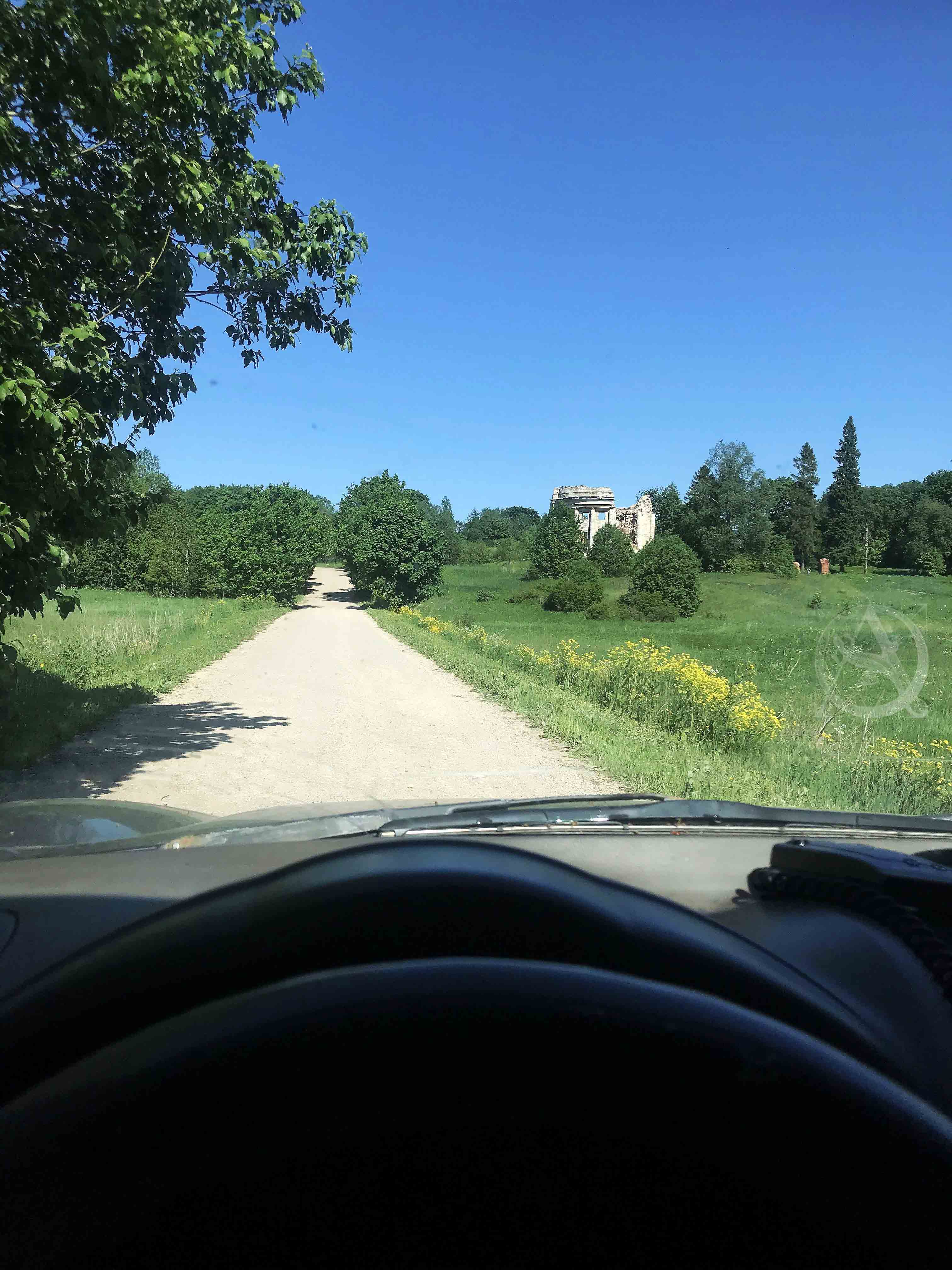 Автоквест-экскурсия по заброшенным усадьбам Ленобласти 