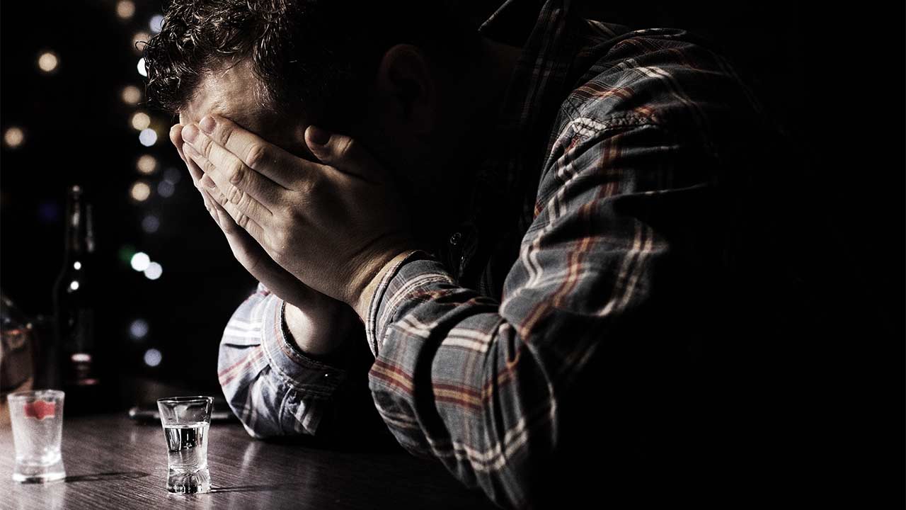 Алкогольная депрессия: типы и лечение