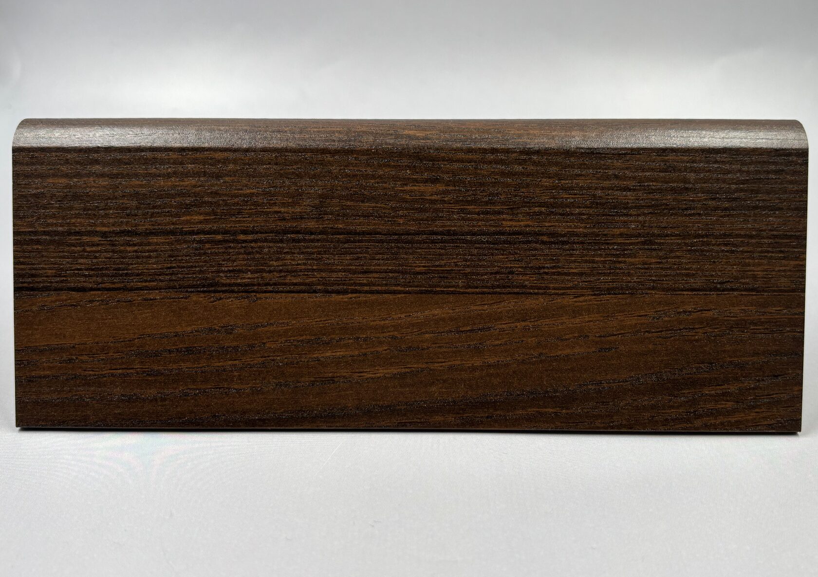 Плинтус МДФ под дерево, под дуб для ламината и паркета в Санкт-Петербурге (СПб)