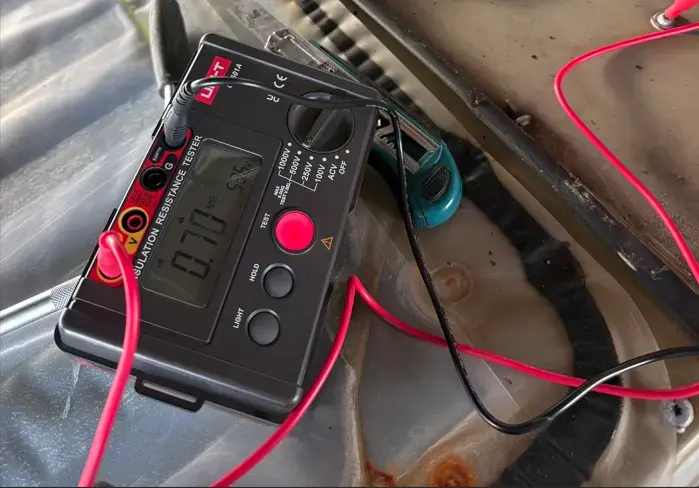 Nissan Leaf Hochvoltbatterie Isolationsmessung Megohmmeter Test Deutschland