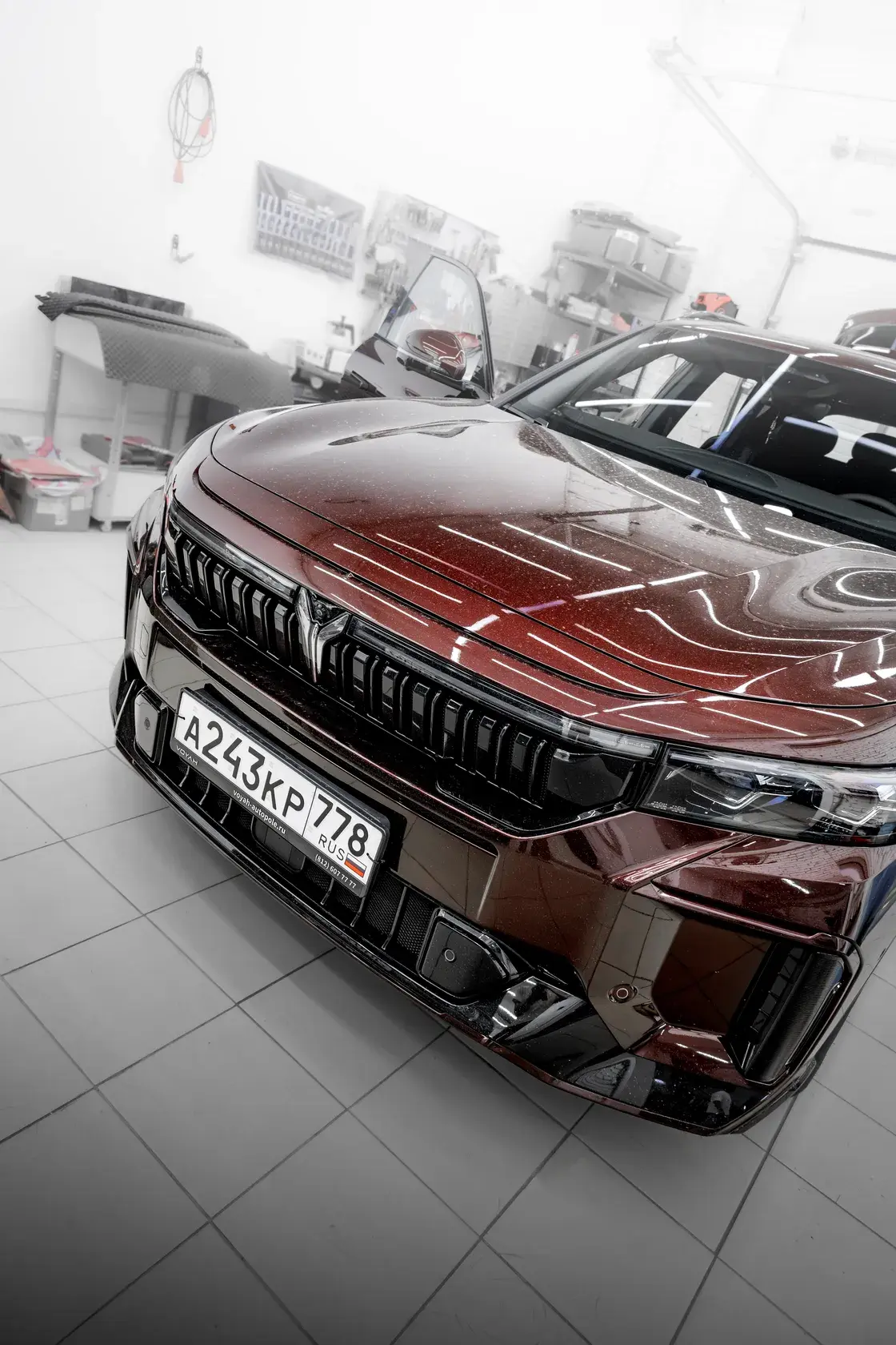 Китайский кроссовер Voyah Free в цехе Legend Auto