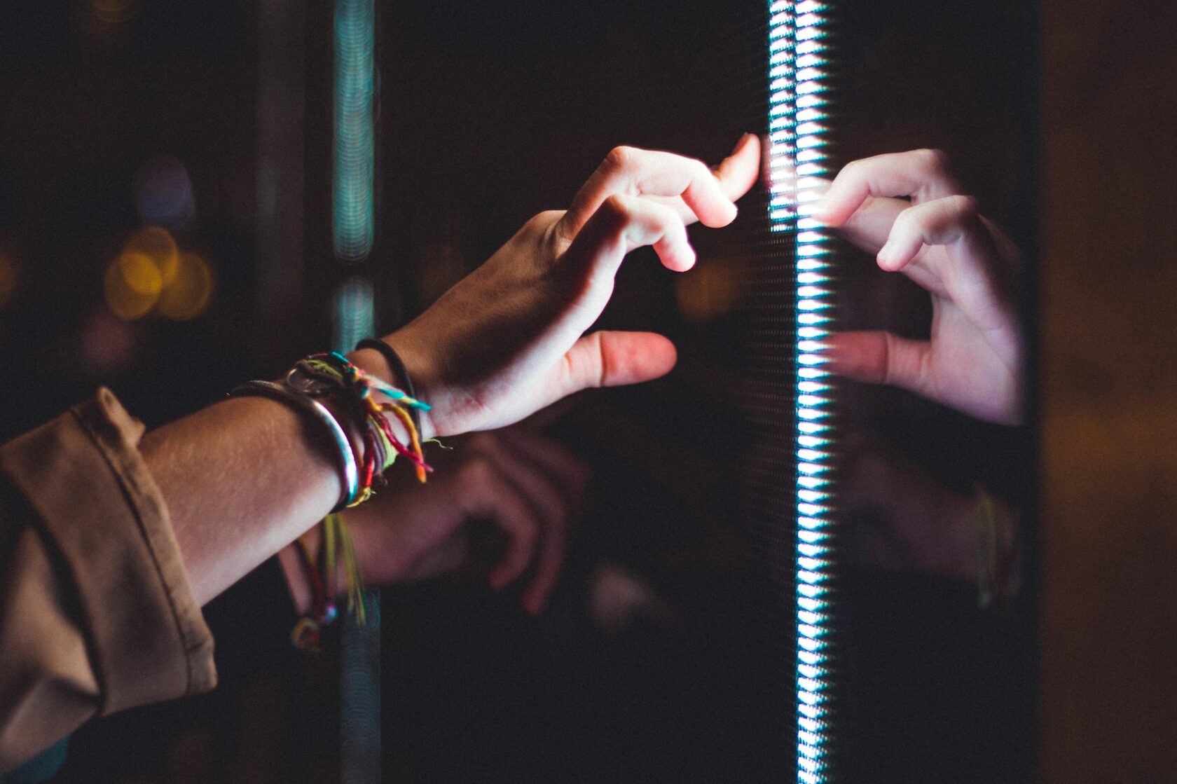 Монтаж LED-ленты на кухне и в жилых зонах квартиры