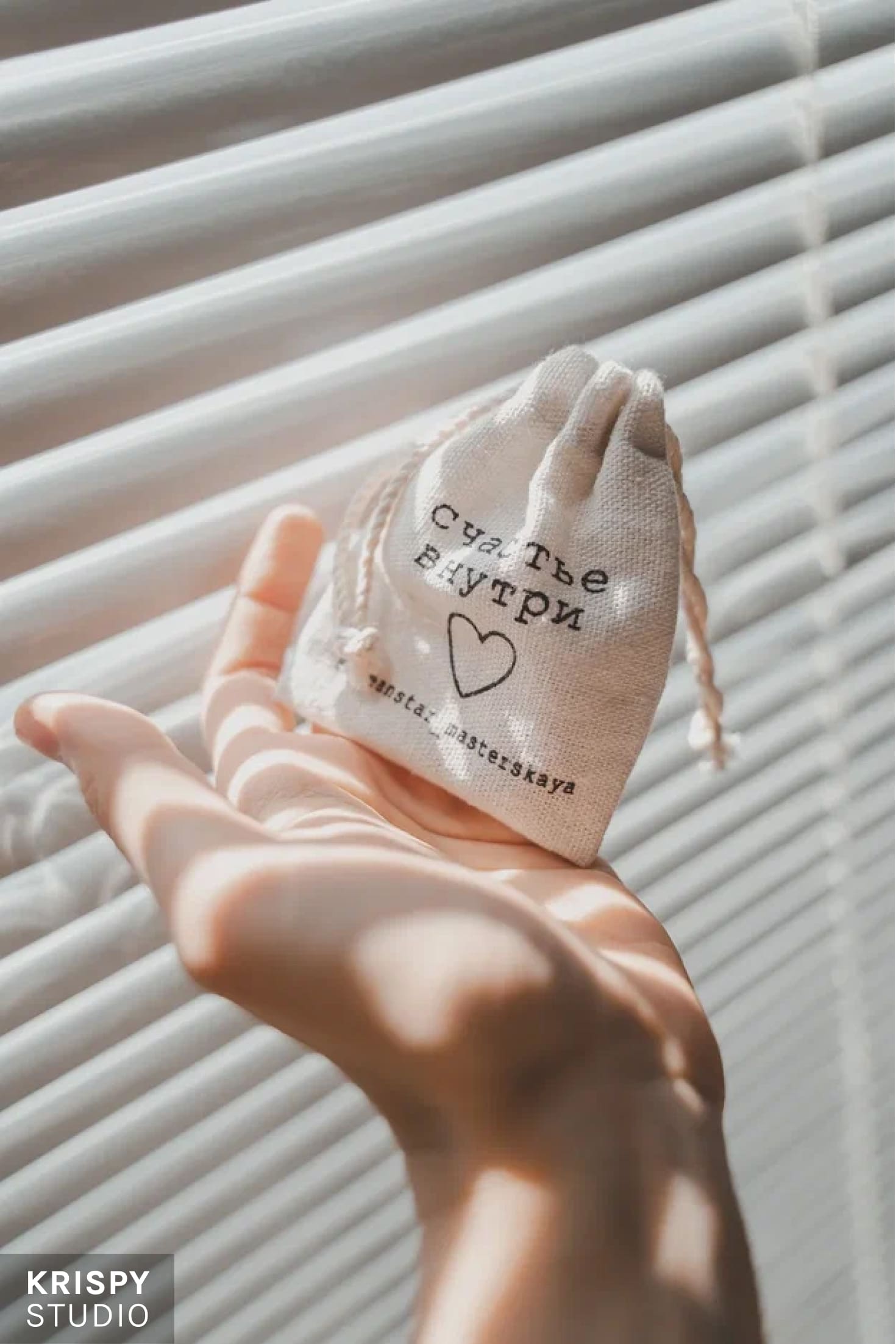 Фотосессия нежных женских украшений для брендаOCEAN STAR