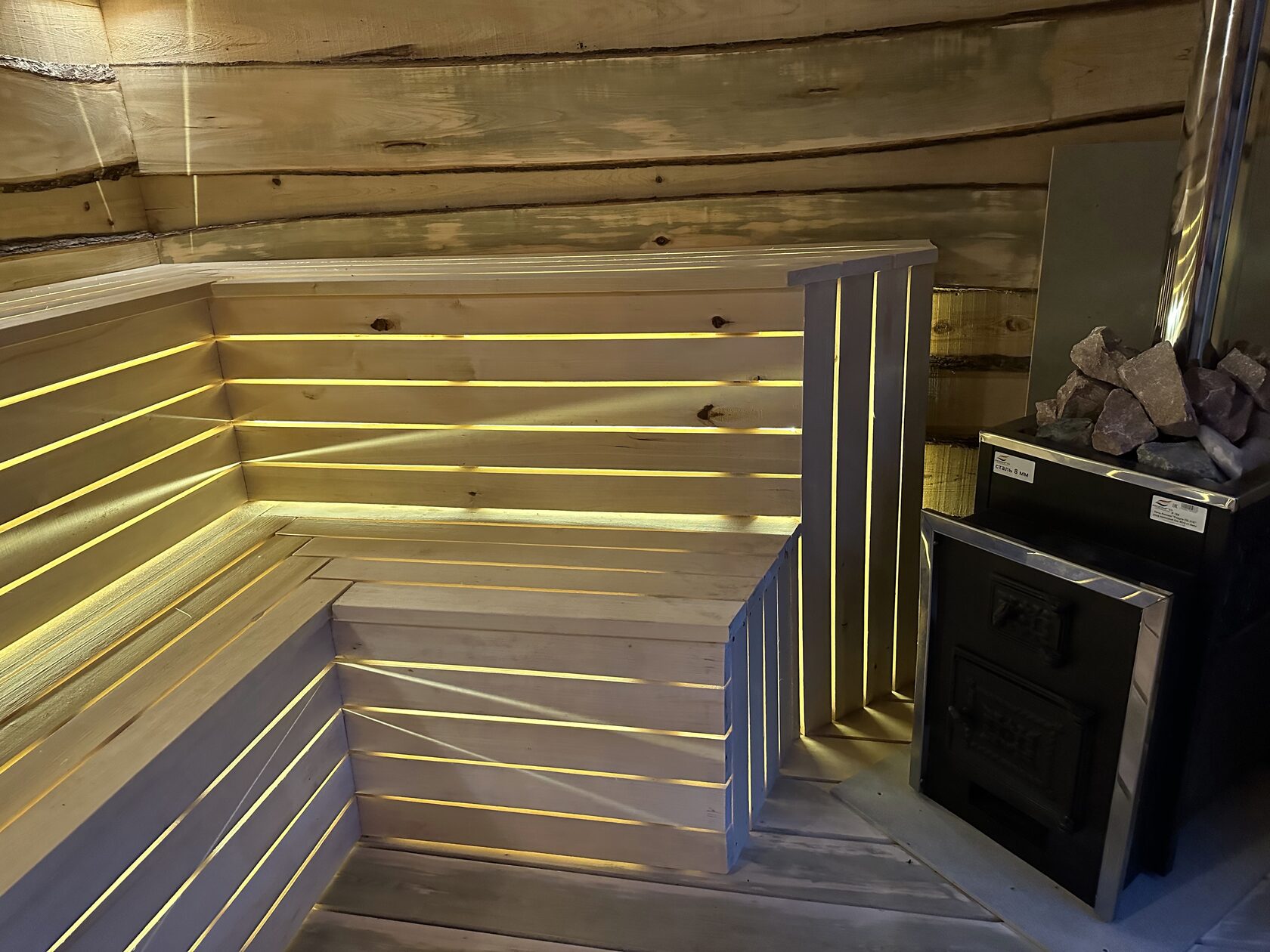 Отдых в Глэмпинге посреди озера и леса в Подмосковье