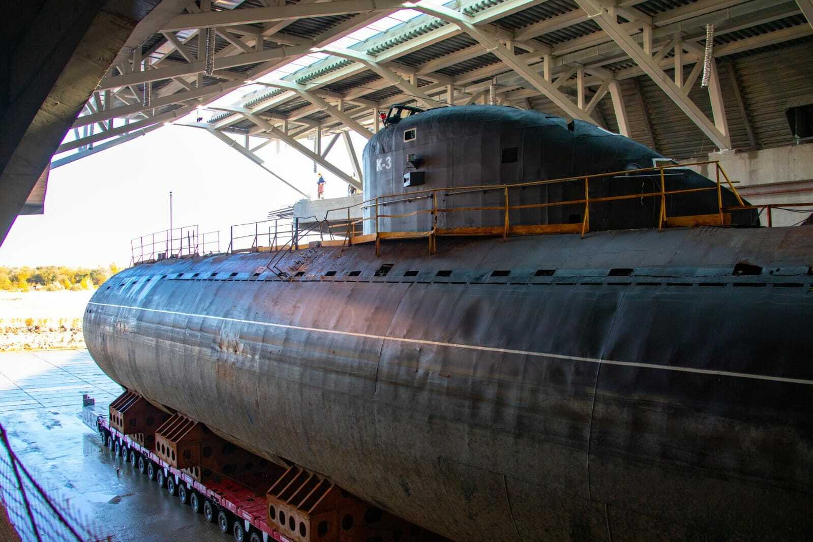 Работа музея в кронштадте подводная лодка. Атомная подводная лодка Ленинский комсомол. Подводная лодка Ленинский комсомол в Кронштадте музей. К-3 подводная лодка в Кронштадте. Подводная лодка к-3 Ленинский комсомол.