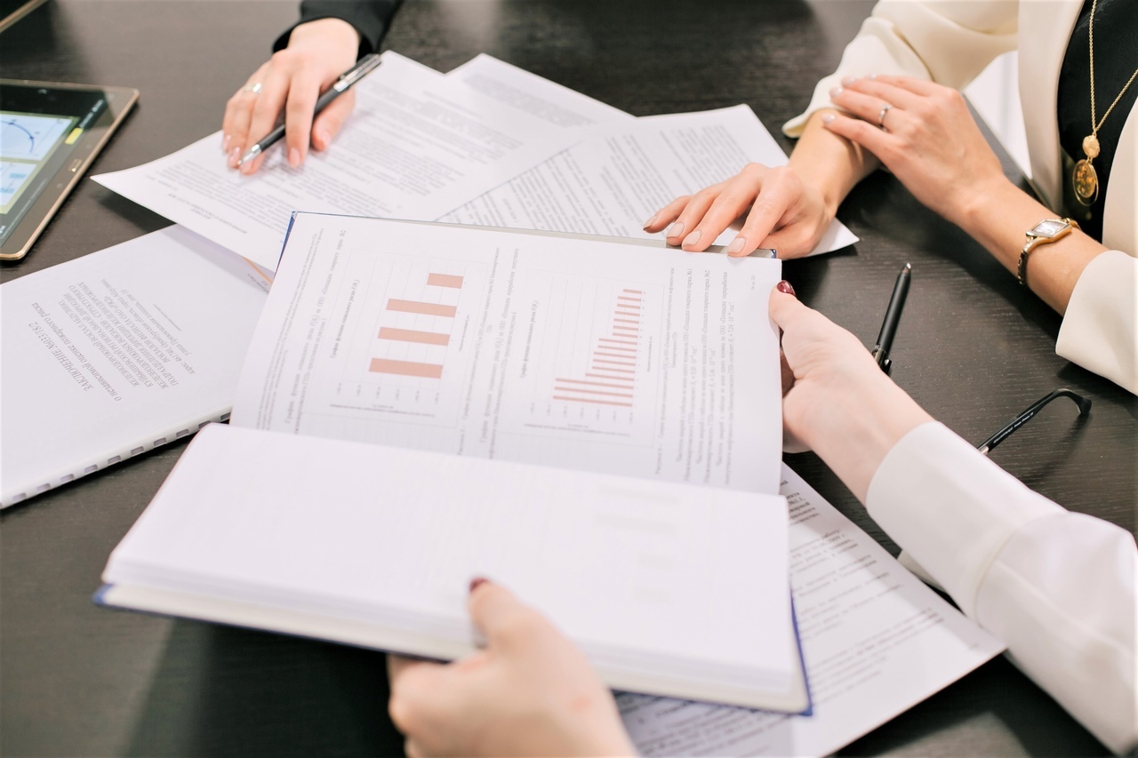 Процесс экспертизы декларации промышленной безопасности — анализ рисков, разработка мероприятий по улучшению безопасности на производственном объекте.