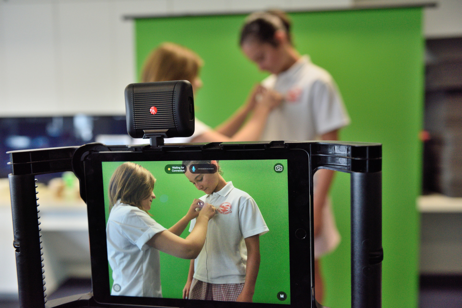Lead illustration for the article about virtual background and chroma key in Zoom