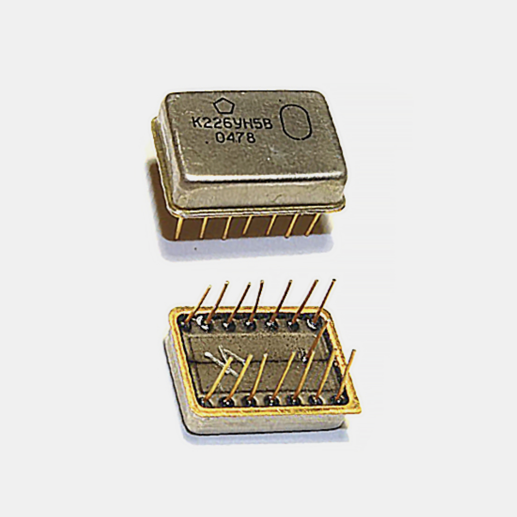 Подложка микросхемы. К218гг1. 218 И подобные залитая подложка. Микросхема 218.