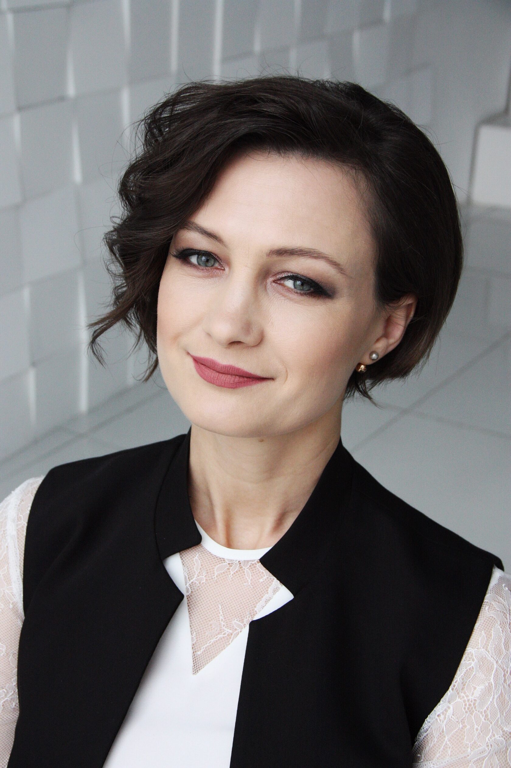 Фамилия савка. Фамилия савка. С. Савка птица красная книга. Фамилия савка.