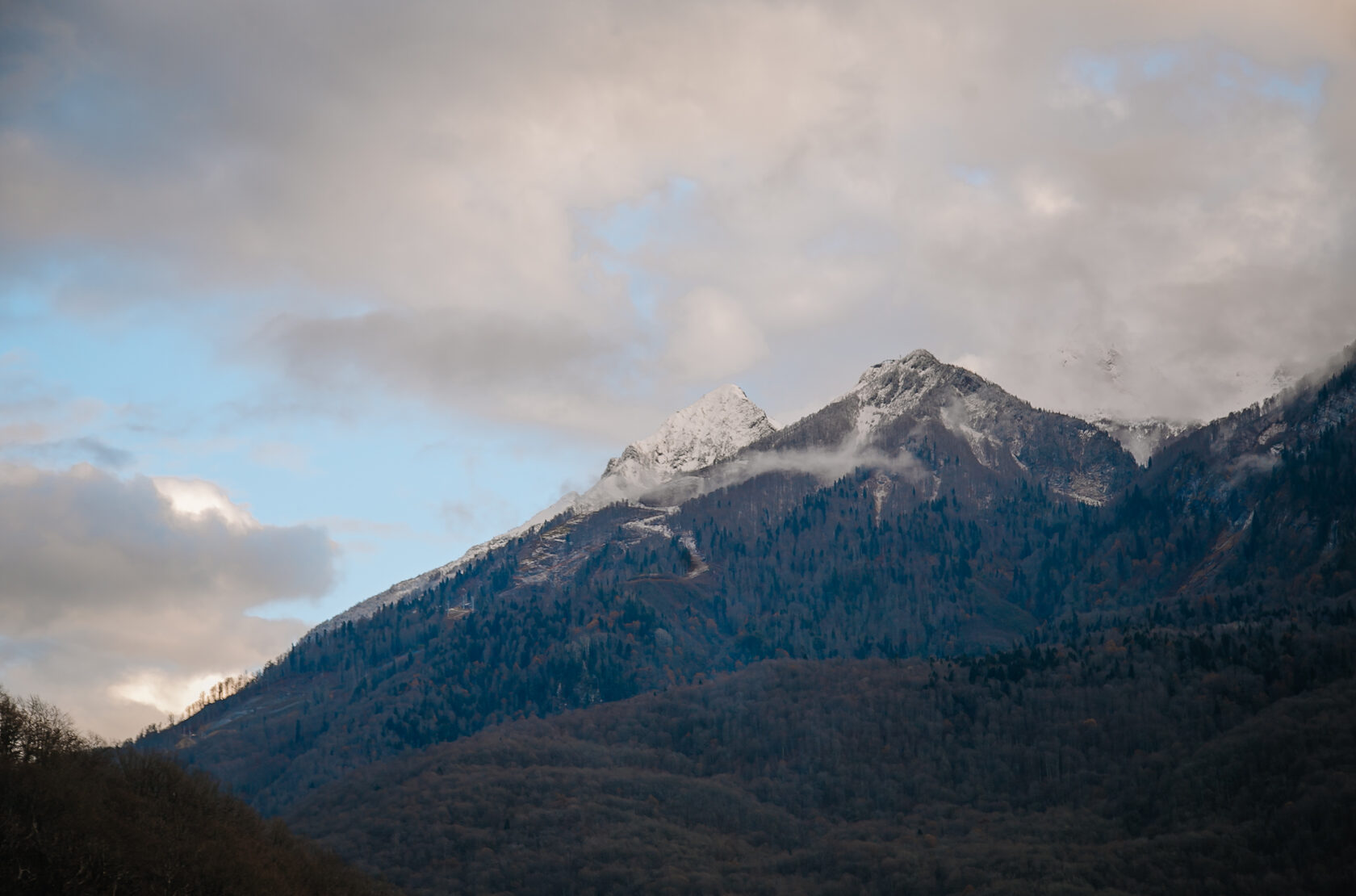 Улица заповедная красная поляна. Отель Бергамо красная Поляна. Отель Rp Bergamo. Заповедная 19 красная Поляна.