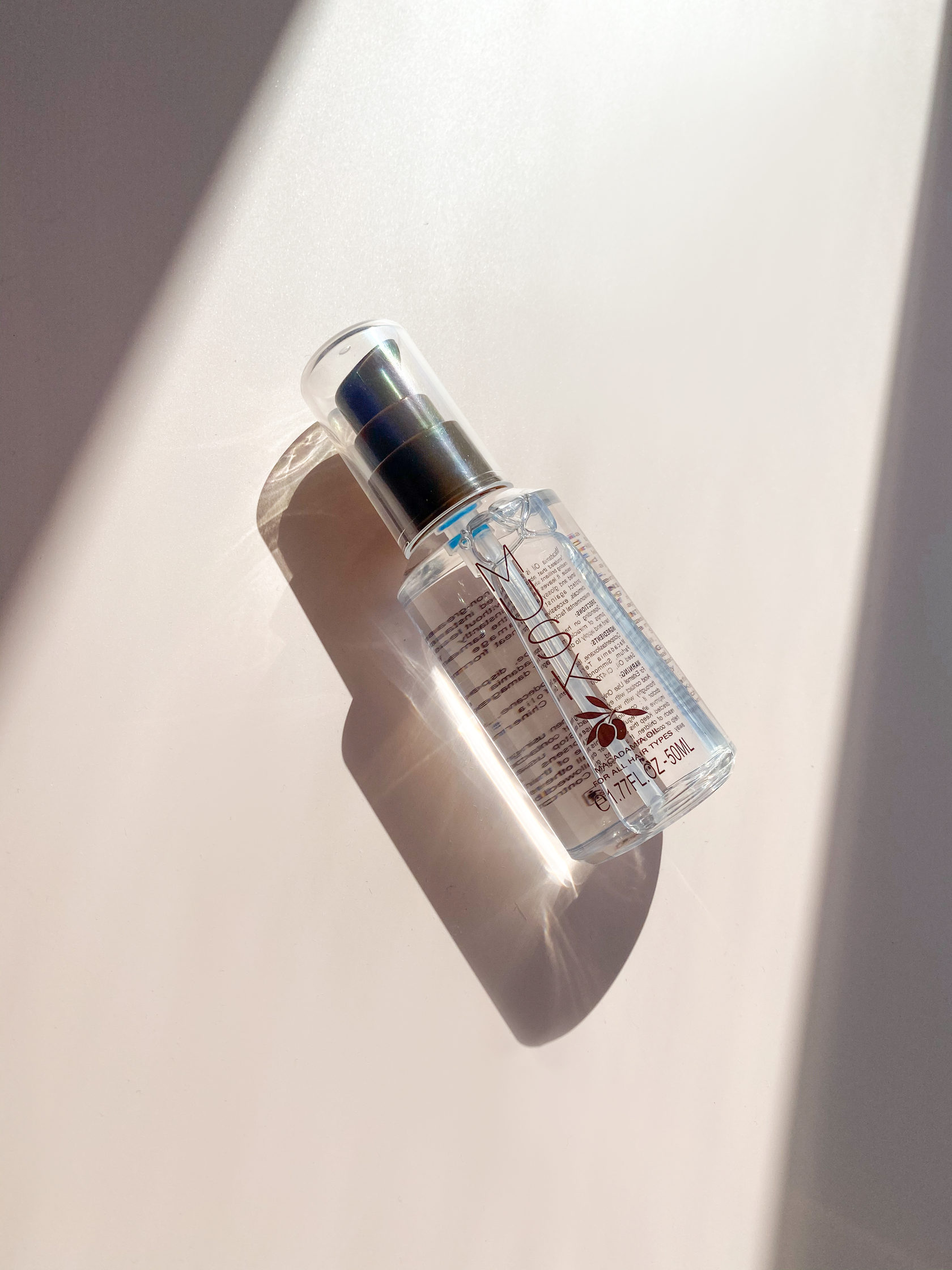 MACADAMIA OIL INSTANT SHINE & SILKY-SOFT - MOCHEQI MUSK