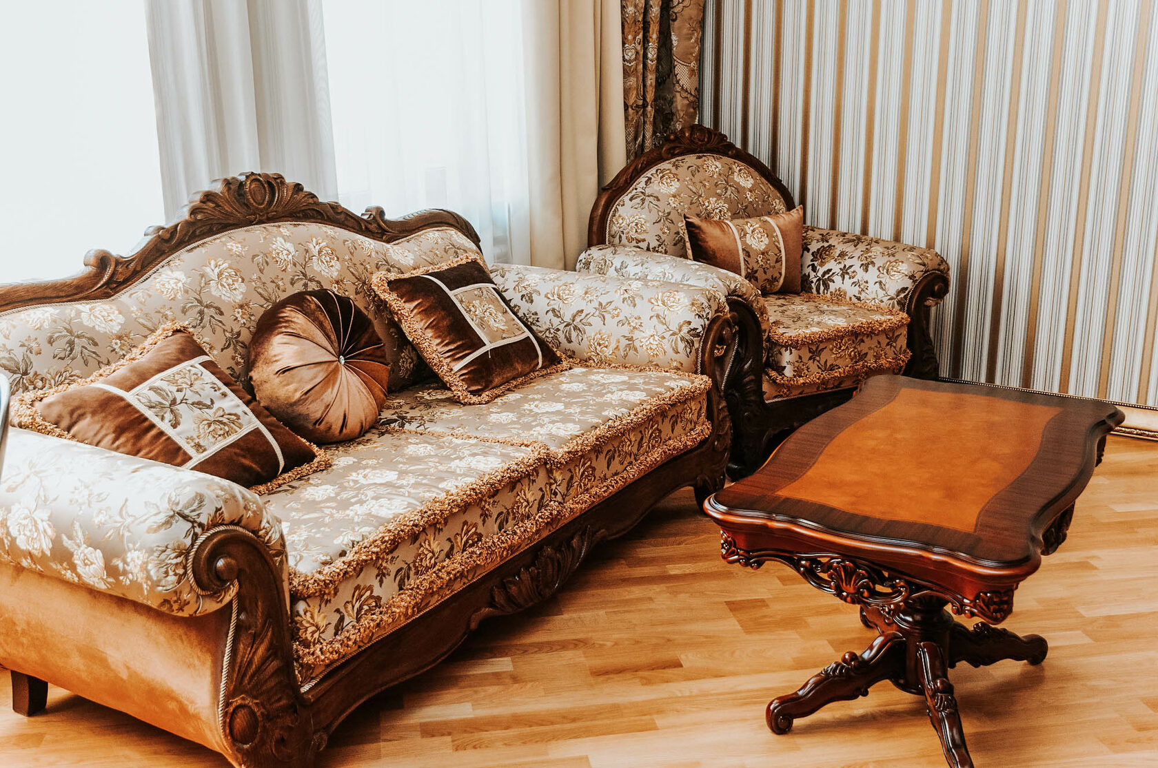 Купить набор мягкой мебели в Кисловодске фото и цена