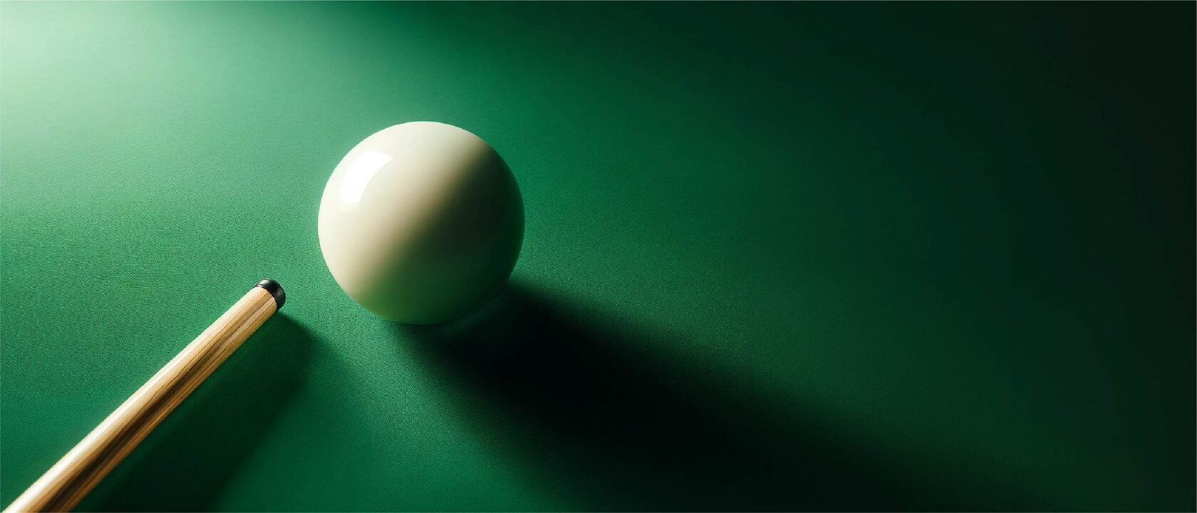 главное изображение (key visual) чемпионата по бильярдному спорту в уникальном настроении: бильярдный шар и фрагмент бильярдного кия.