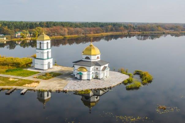 Церковь в воде фото