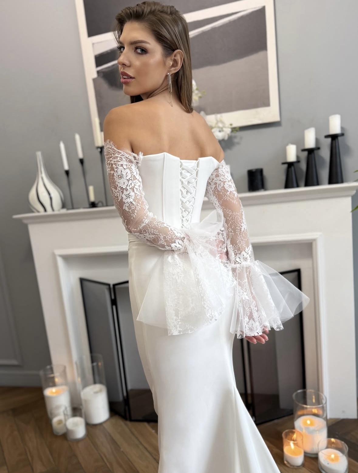 платье свадебное с кружевными длинными рукавами