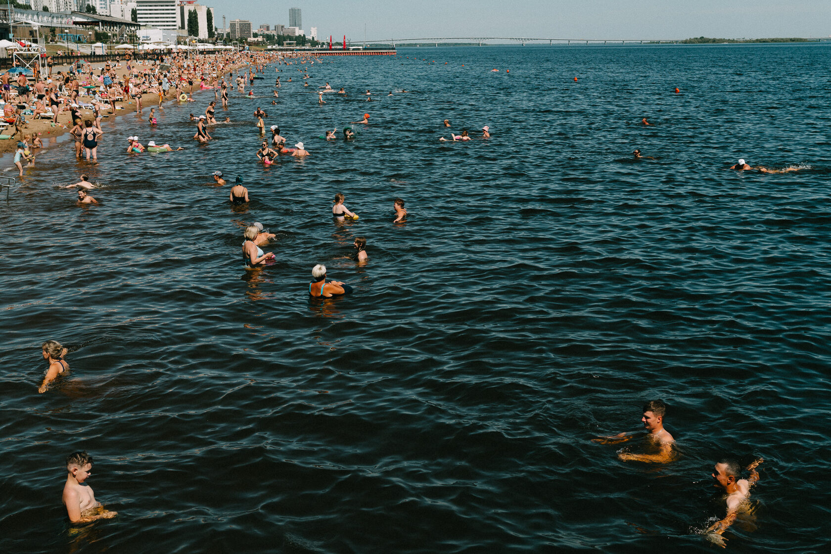 Пляж Покорителей Волги в Саратове