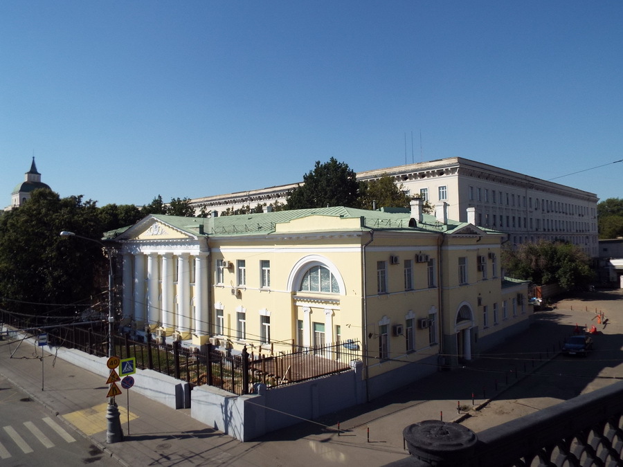 Здание нотариальной конторы Булатовой — Москворецкая набережная 9