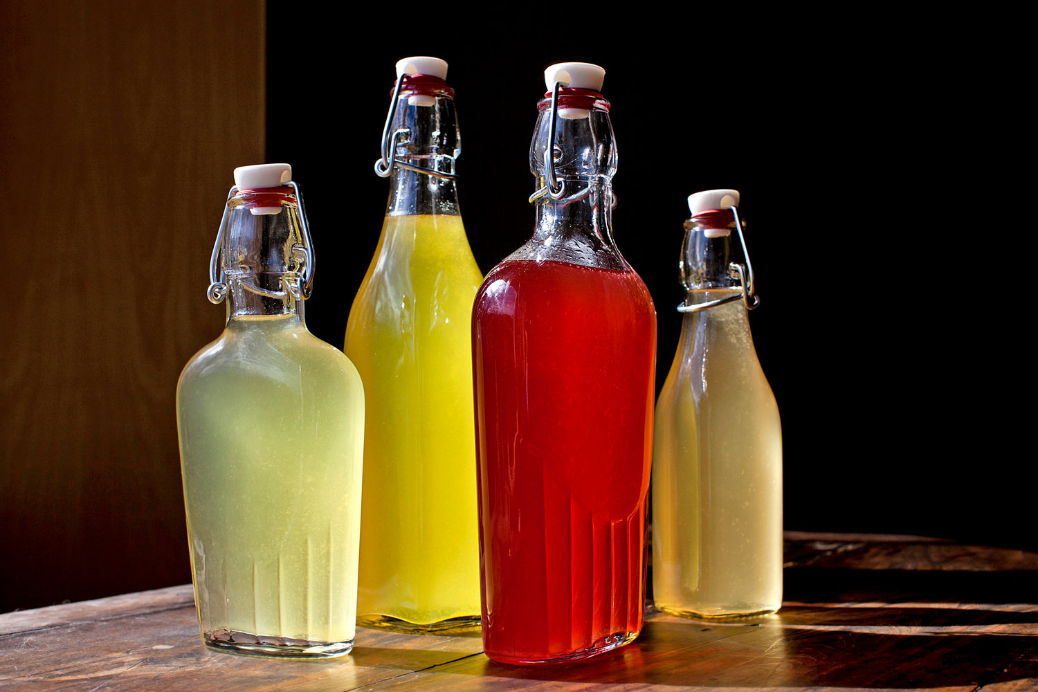 Бугельные бутылки для настоек и самогона: преимущества и особенности