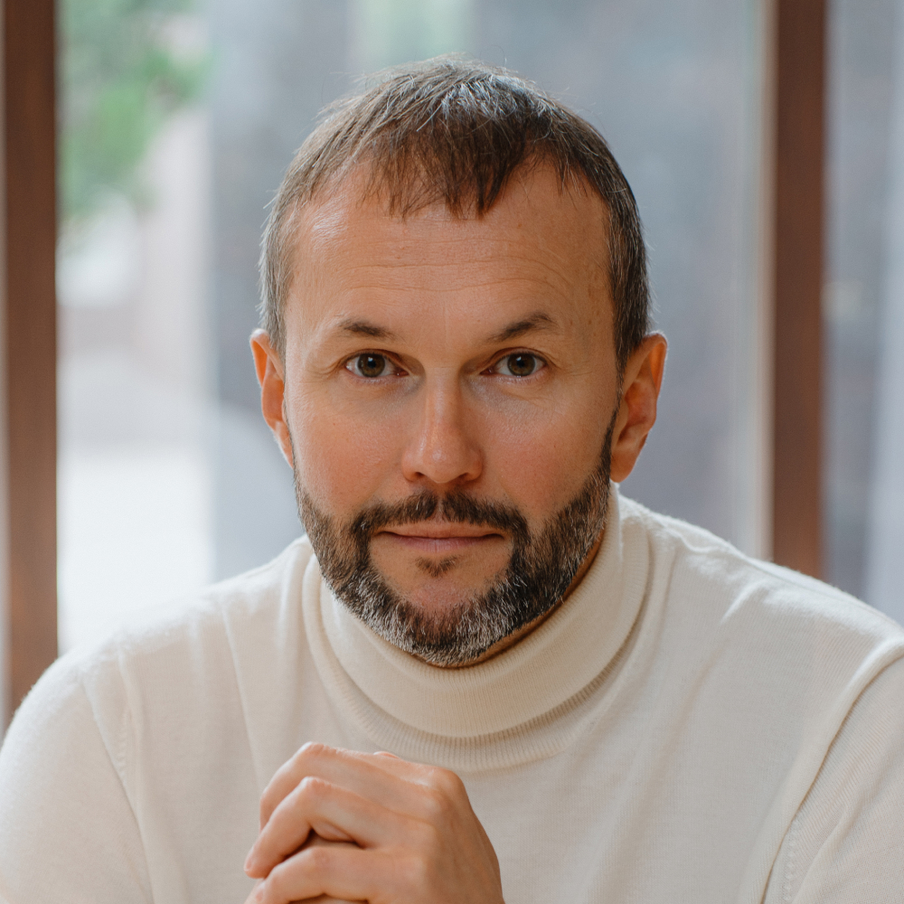 Юрий Захаров