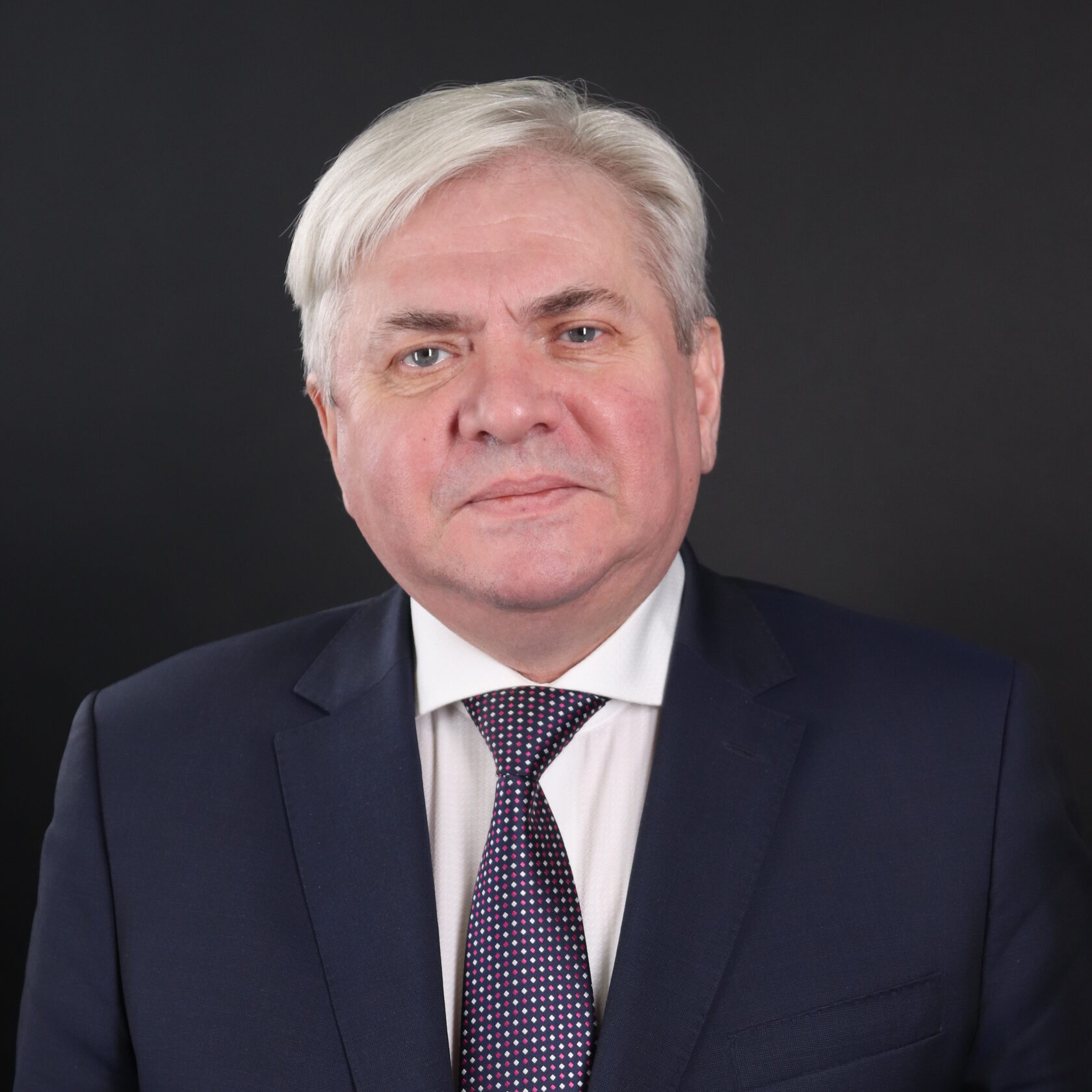 Рут миит директор