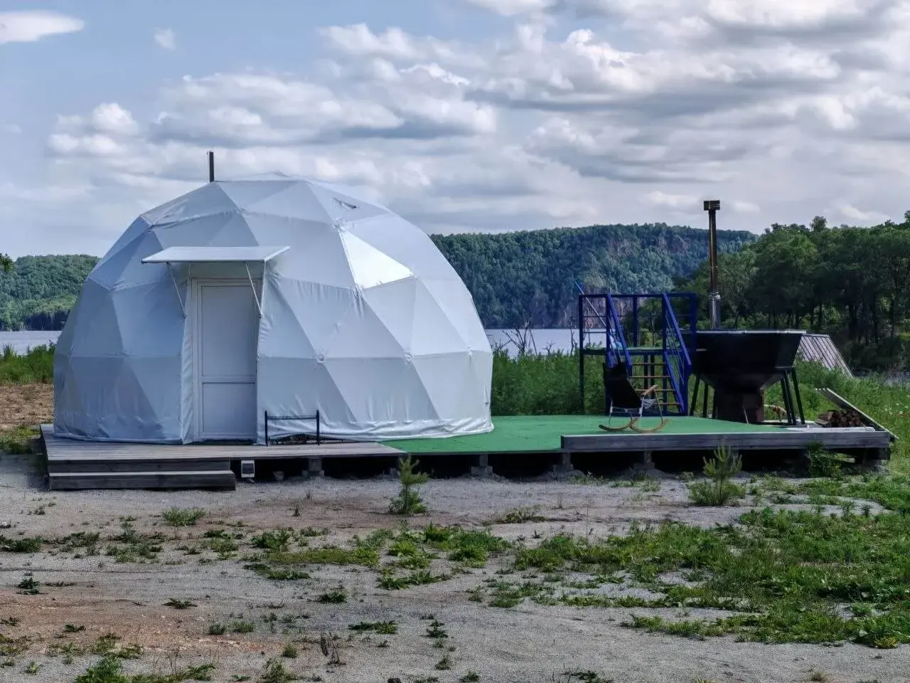 База отдыха на озере · 6 м, серый