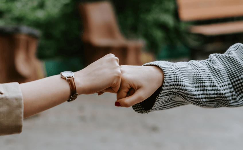 кулачок к кулачку