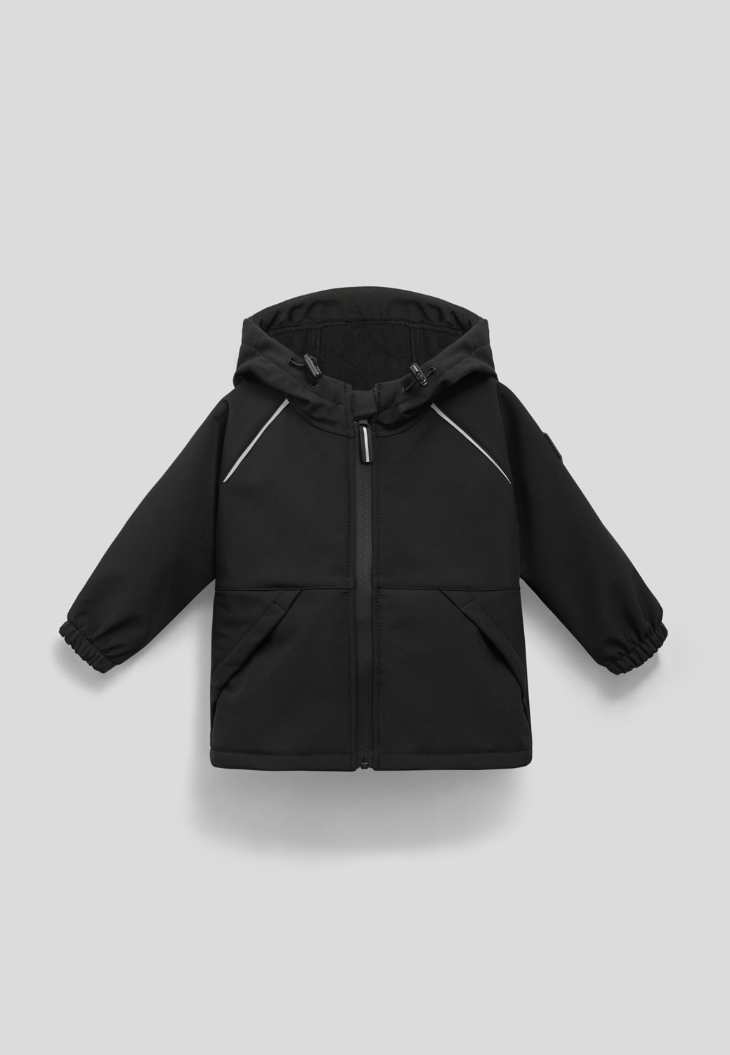 рекламная съемка черной куртки для детей 