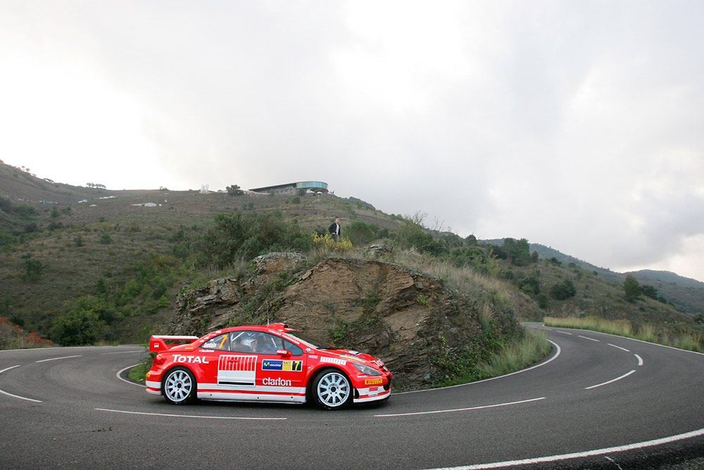 Маркус Гронхольм и Тимо Раутиайнен, Peugeot 307 WRC (984 PPQ 75), ралли Каталония 2005/Фото: Marlboro Peugeot Total