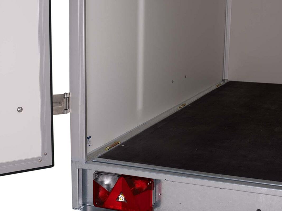 Грузовой прицеп рефрижератор Титан пол